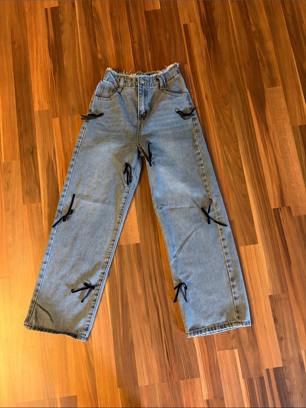 Kids Girls SHEIN Light Blue Wide-Leg Jeans with Black Bow Accents size 12 Youth